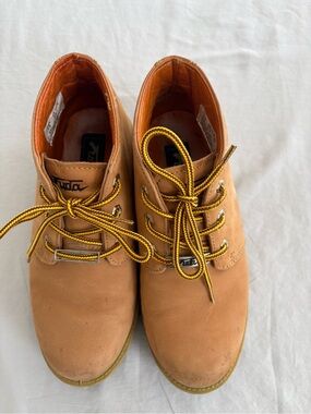 Fuda Oil Resistant Tan Leather lace-up work boots, size 7.5